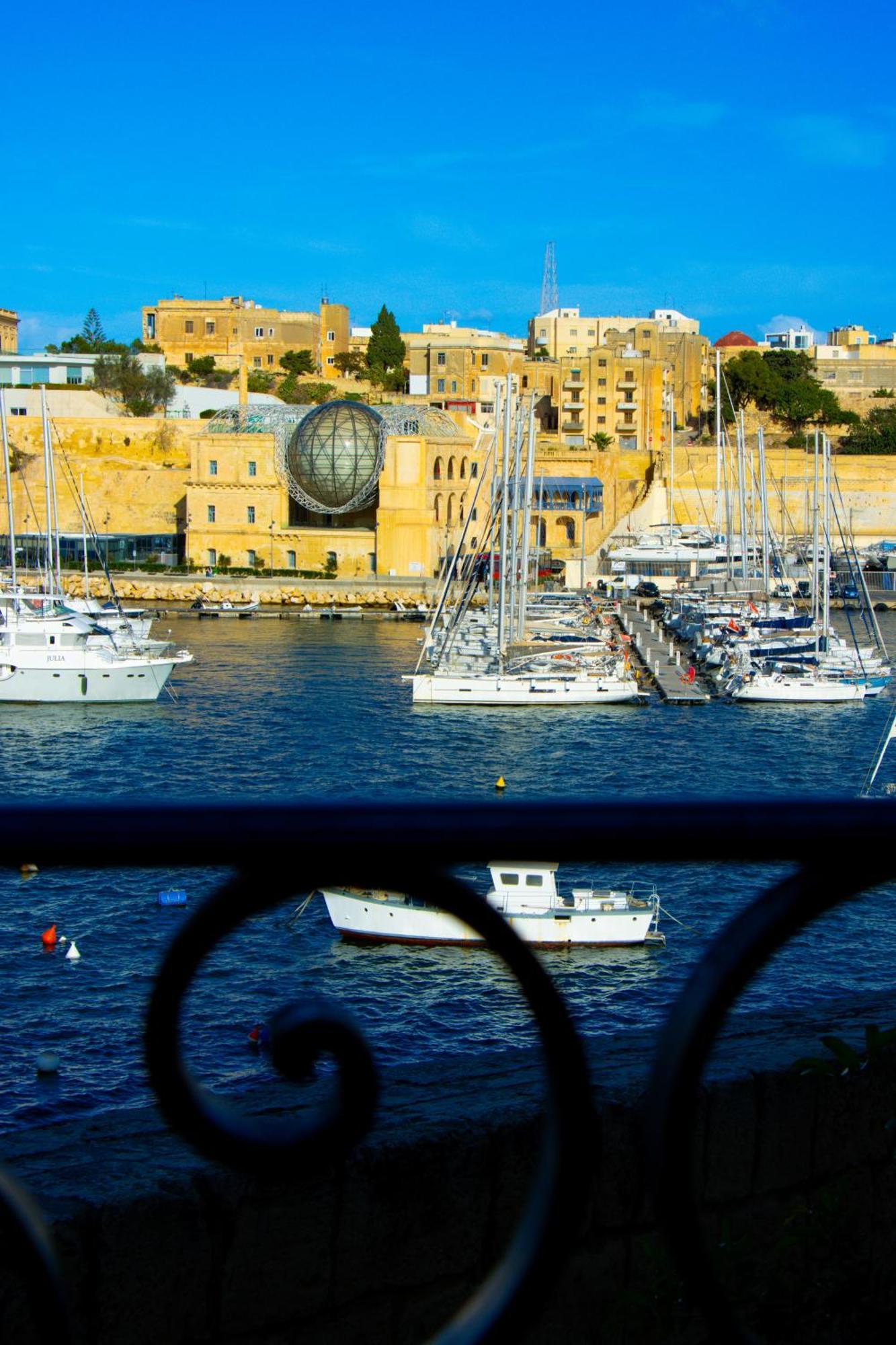 Seagull Birgu - Waterfront Home Exterior photo
