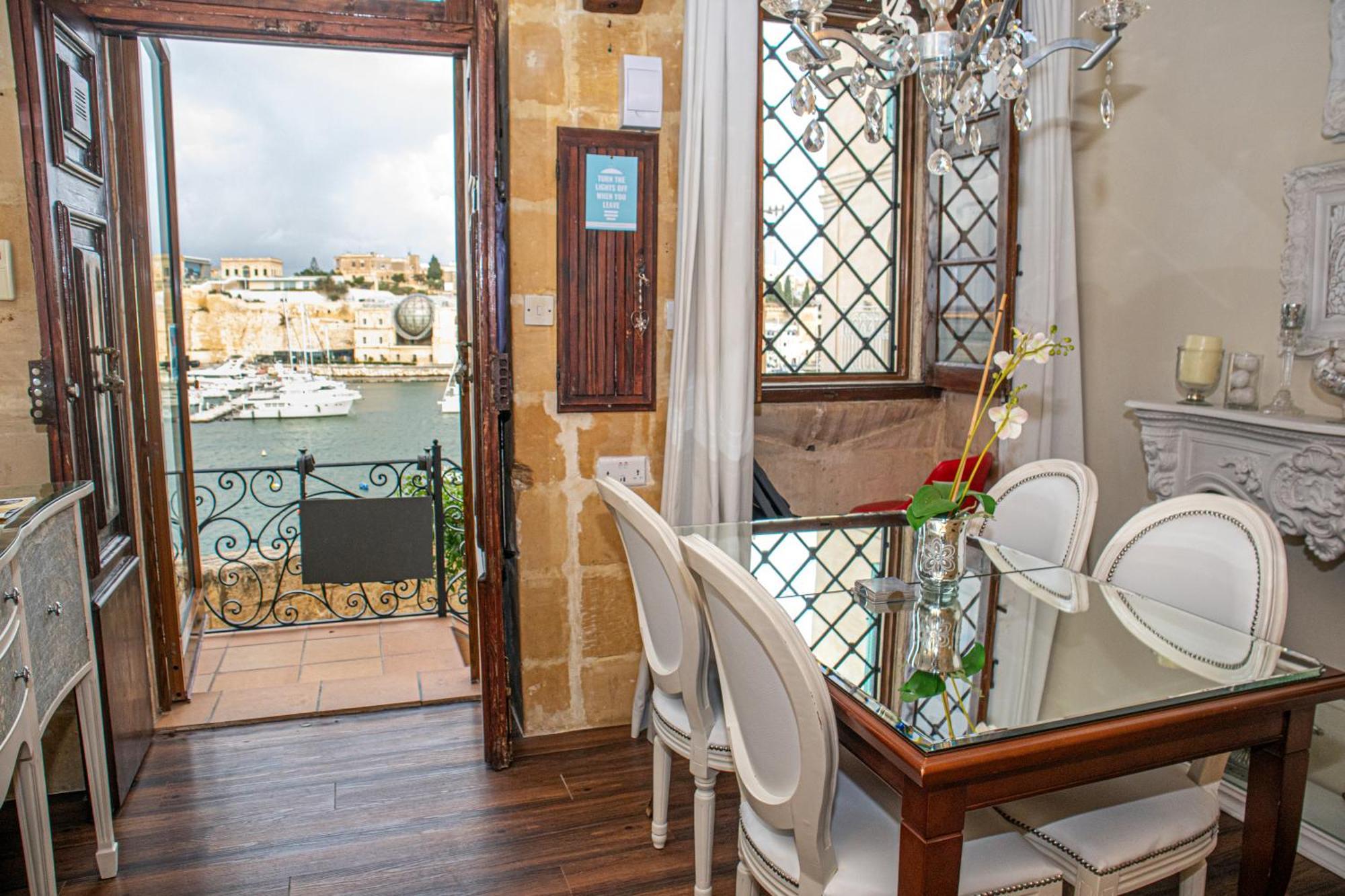 Seagull Birgu - Waterfront Home Exterior photo